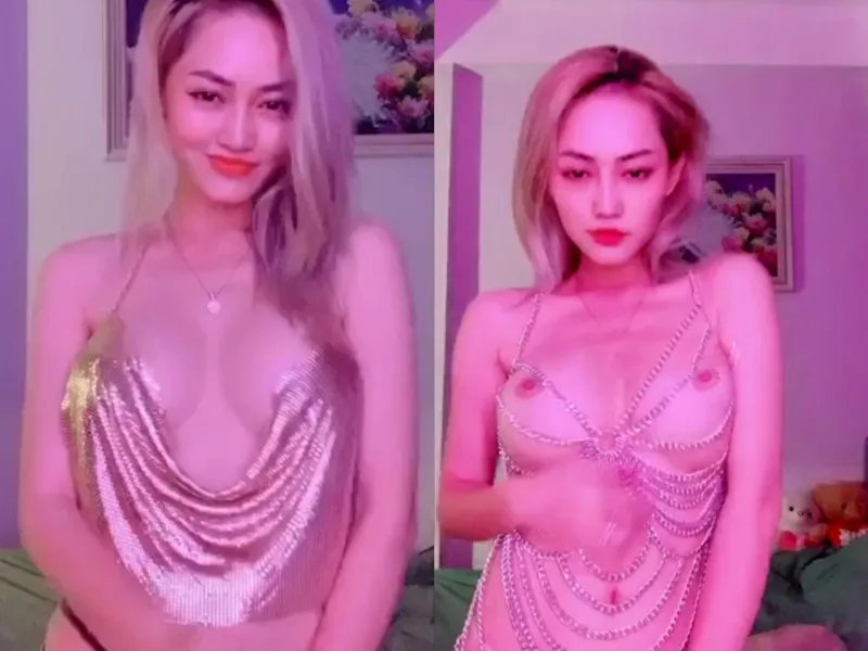 Em ngọc hà vú to nứng móc lồn p1